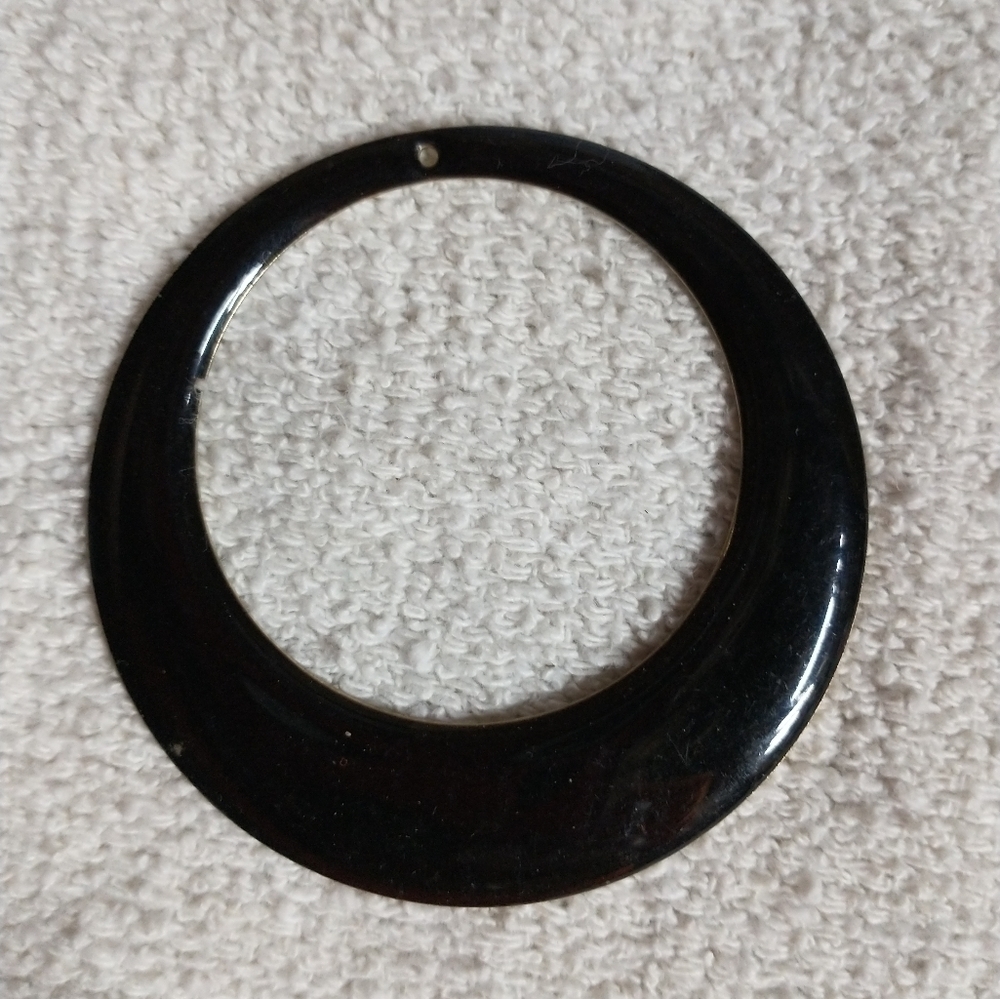 Huge black pendant approx. 2.5 inches long